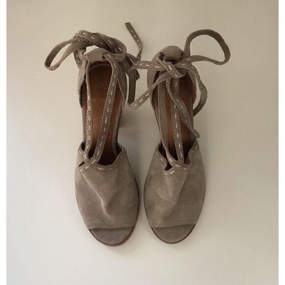 FRYE Ash Suzie Pickstitch Lug Peeptoe  Sandal - Picture 7 of 9